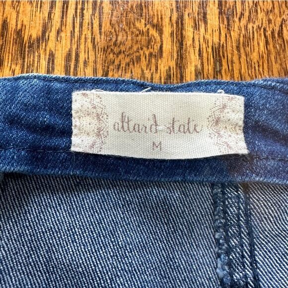 Altar’d State Mini Denim Skirt Stretch Zipper in Back. Size M - Picture 3 of 5